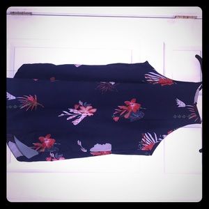 Super cute navy floral dress!